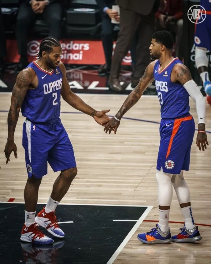 当足球更衣 当足球更衣